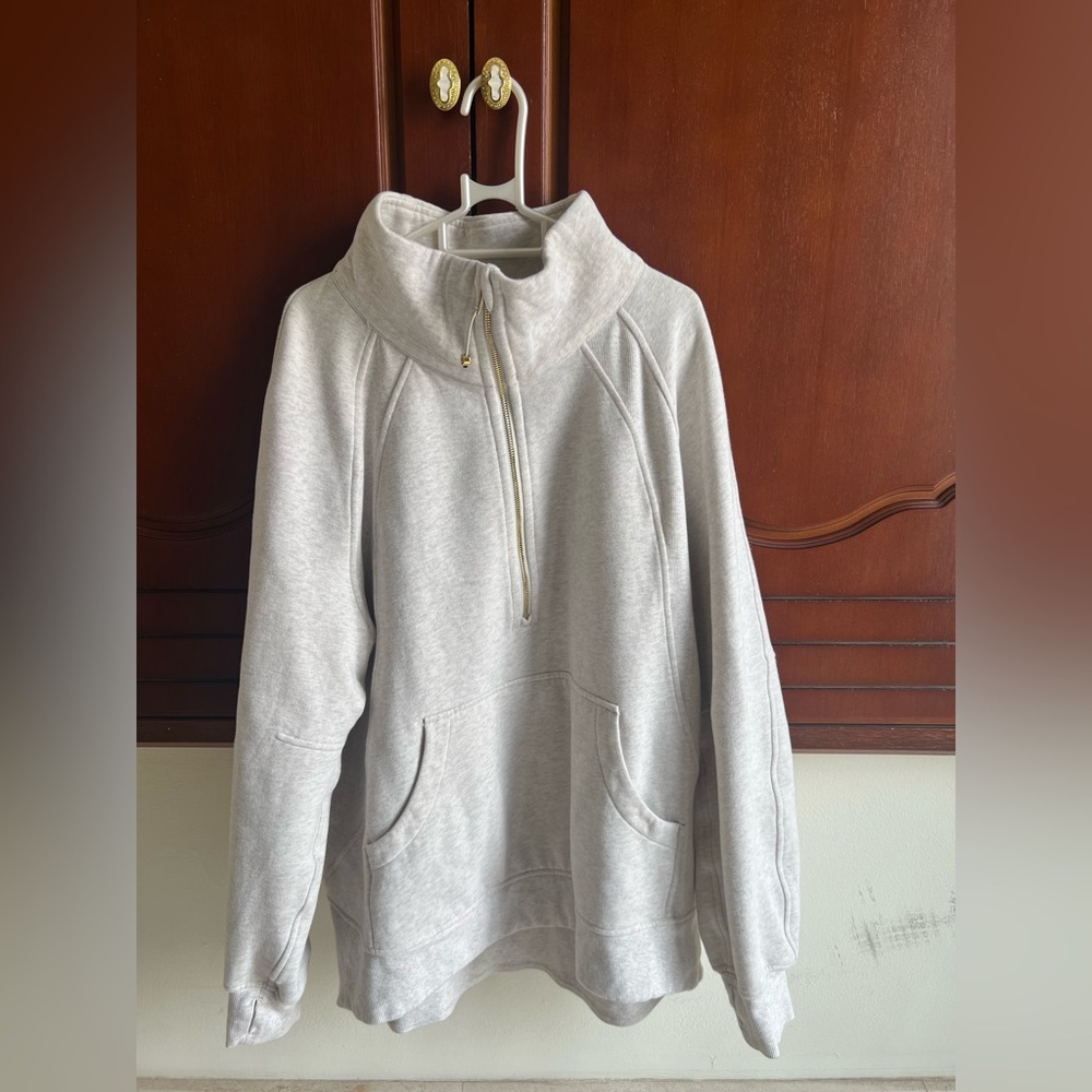 Lululemon Athletica Cream Zip-Up Jacket XL/XXL. Gold zip.